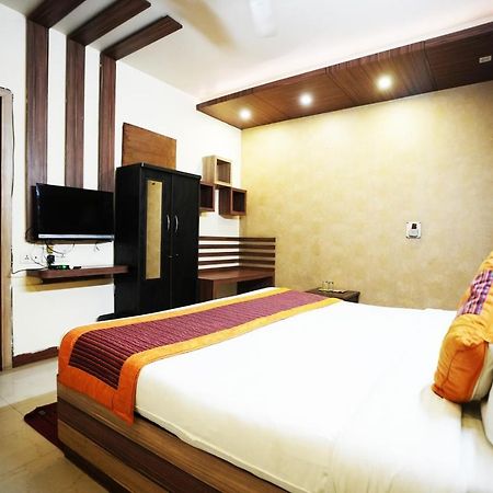 Hotel Classic Нью-Дели Экстерьер фото