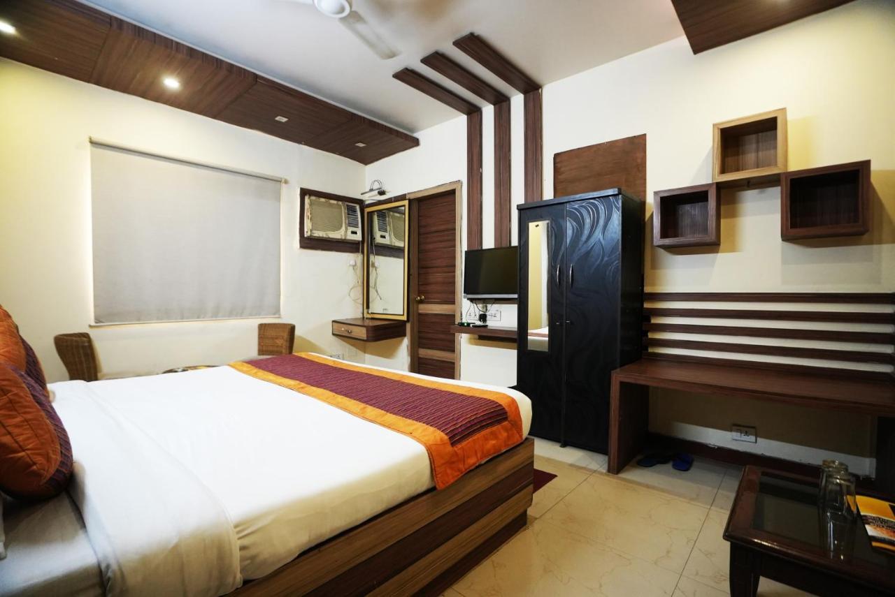 Hotel Classic Нью-Дели Экстерьер фото