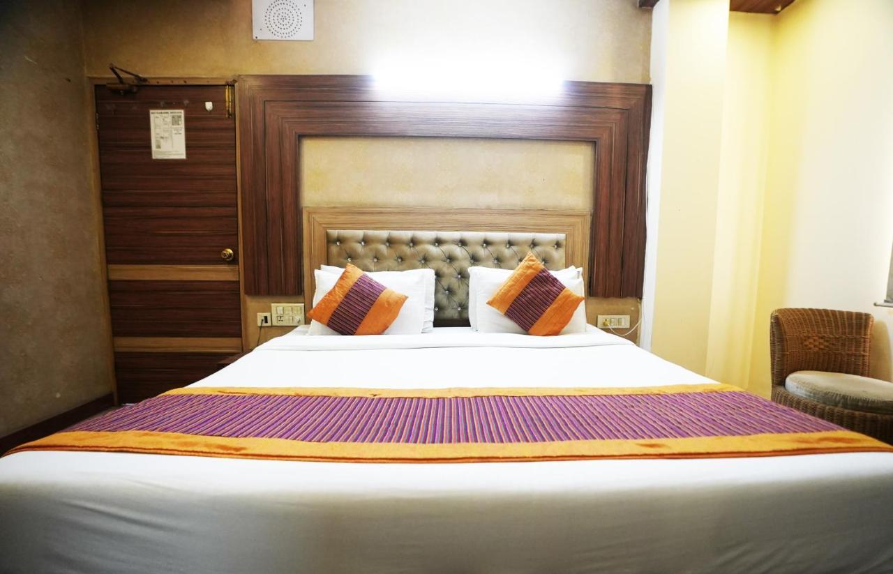 Hotel Classic Нью-Дели Экстерьер фото